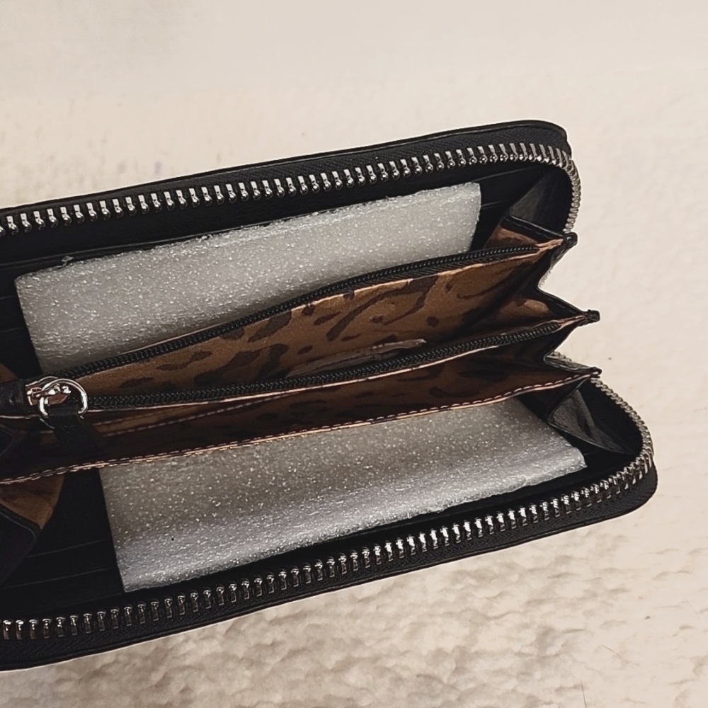 Aimee Kestenberg nwt Jesse zip around wallet